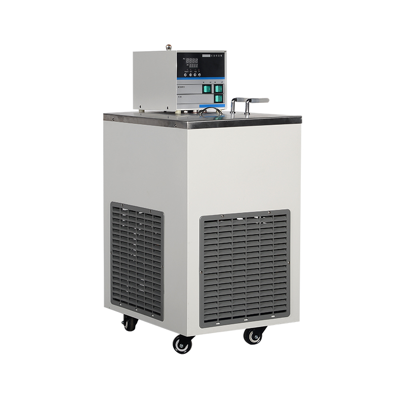 Circulerend bad met lage temperatuur en constante temperatuur